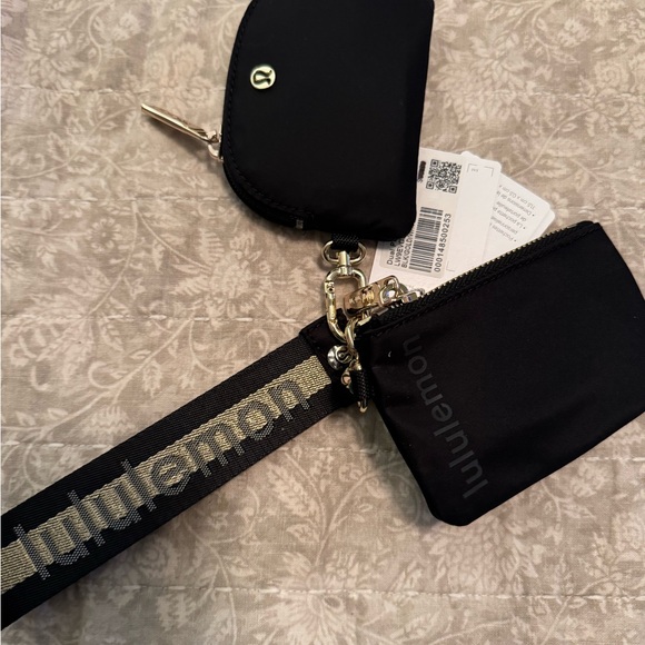 Lululemon Black Hand Pouch - Picture 6 of 7
